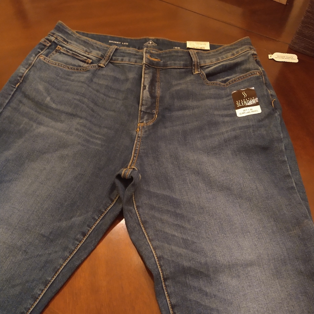 Women's skinny ankle jeans